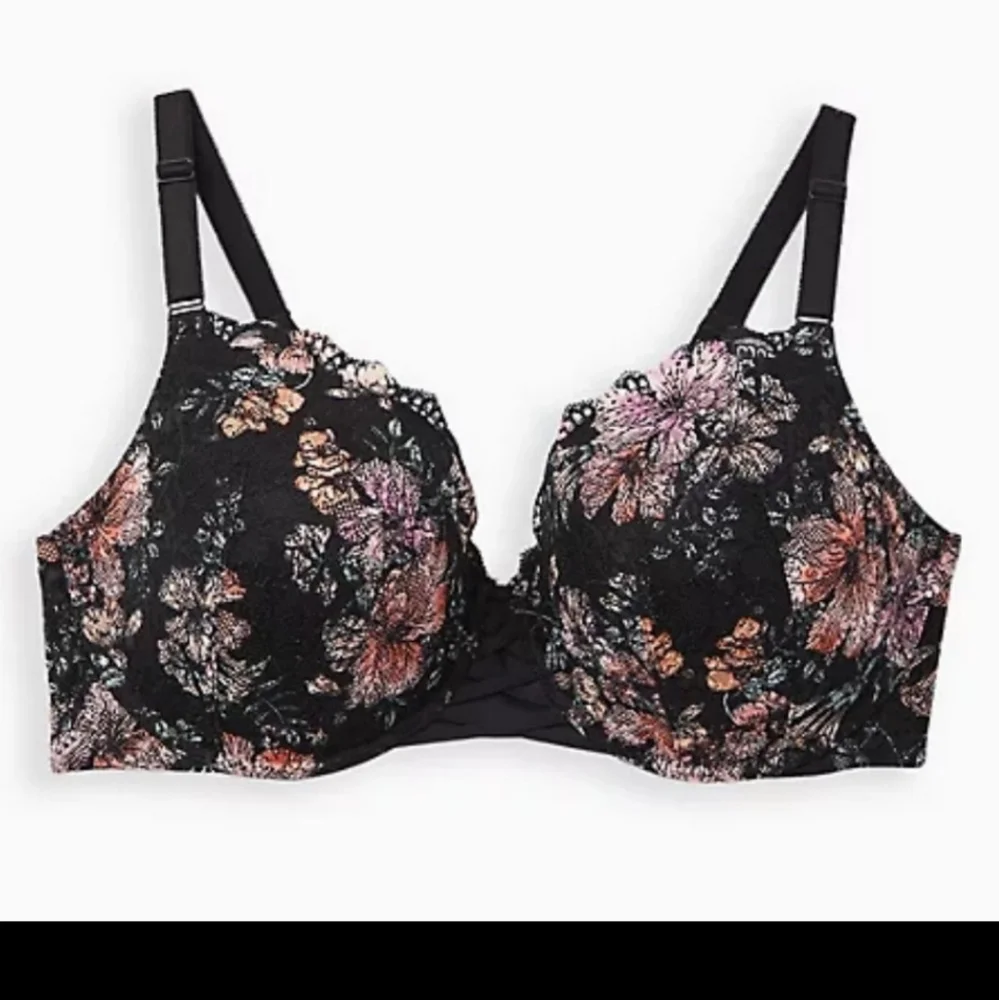 TORRID Lightly Lined Lace 360 Smoothing Wireless Bra - Picture 3 of 6